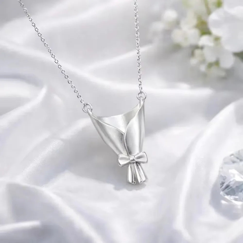 Vintage Bloom Pendant Necklace